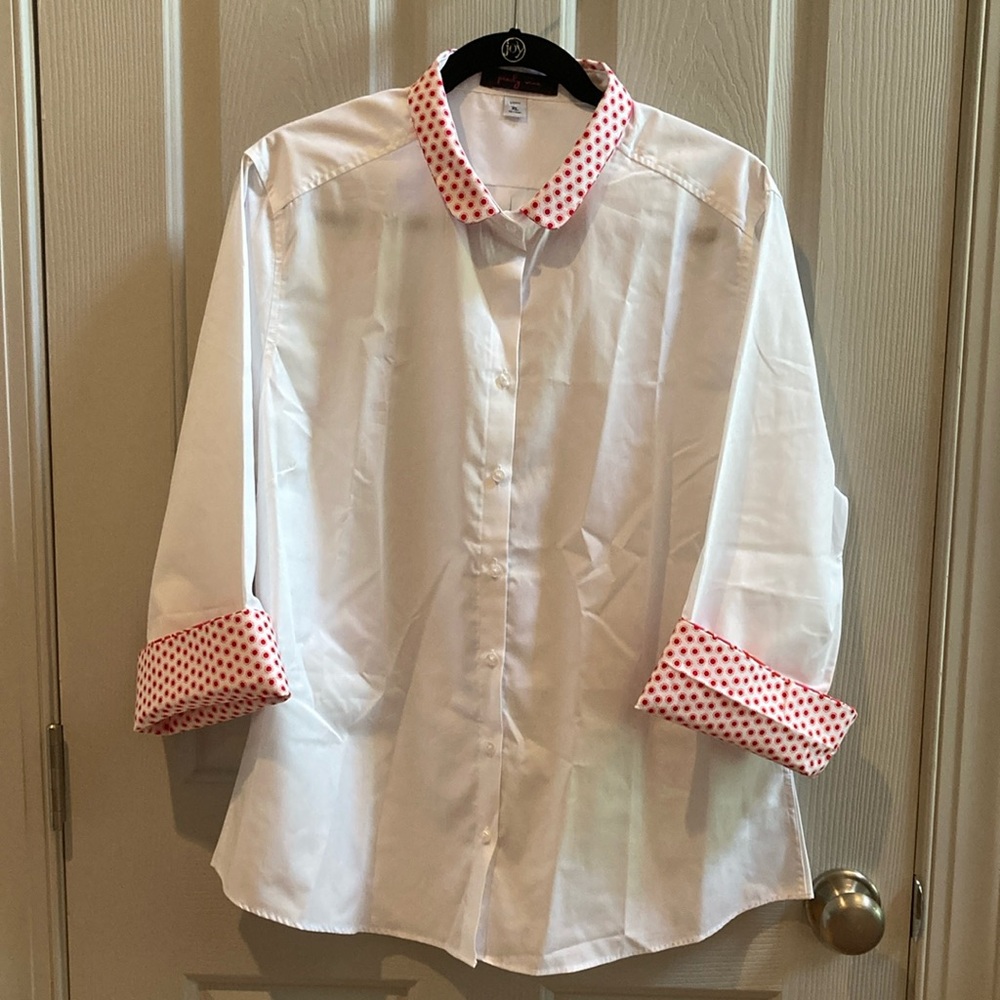 EUC Pearly Vine shirt